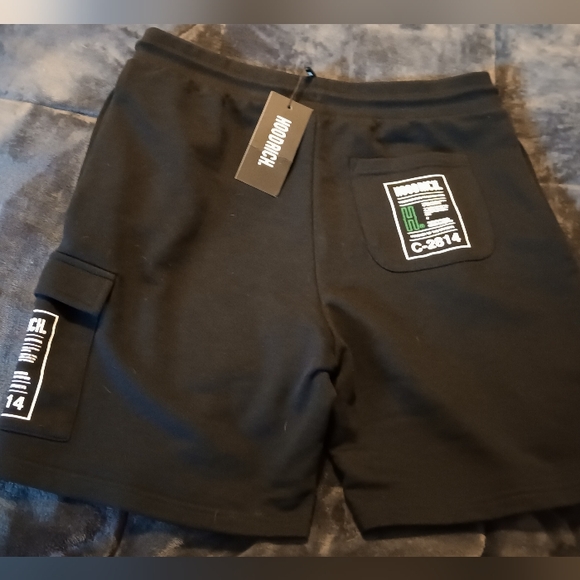 HOODRICH 2 T Shirts XXL and 2 Short XL Bundle White Green Black Red - Picture 7 of 14